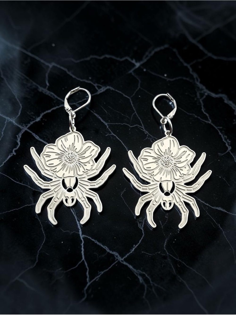 🆕 Spider Hanging from a Flower Dangle Earrings